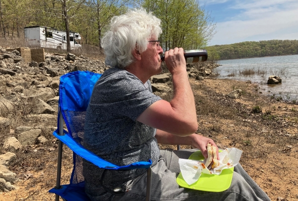 und Sandwich mit Bier