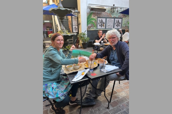 Abendessen im Hinterhof