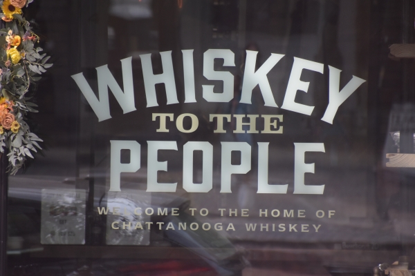 bietet neben Whiskey