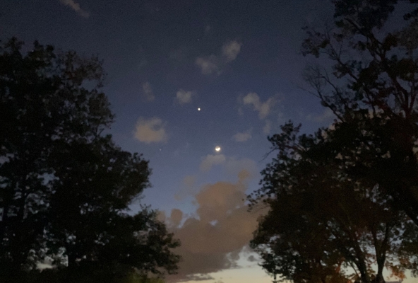 Der Abend legt sich über den Campingplatz