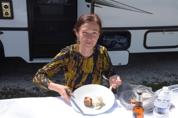 Auf dem Campingplatz gibt's Lunch,